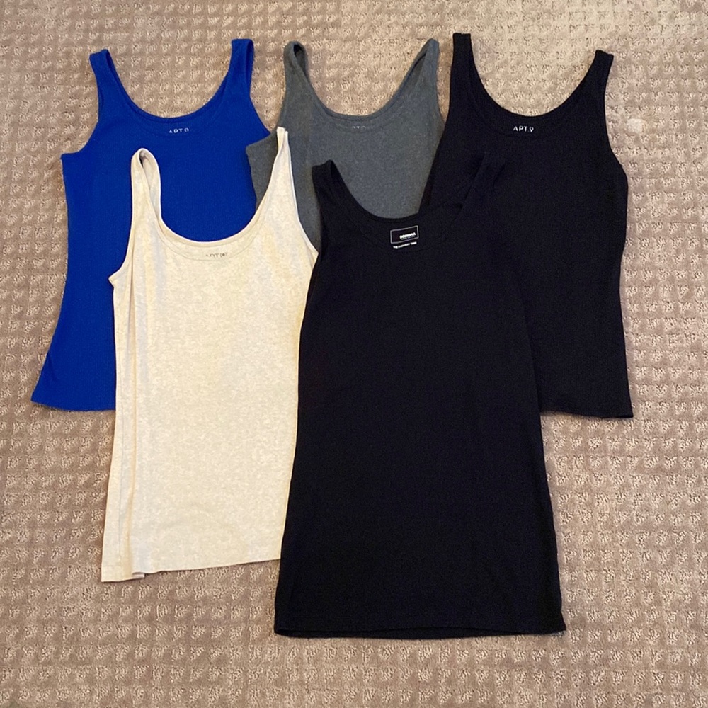 Lot of 5 Apt 9 and Sonoma Tanks, size Medium